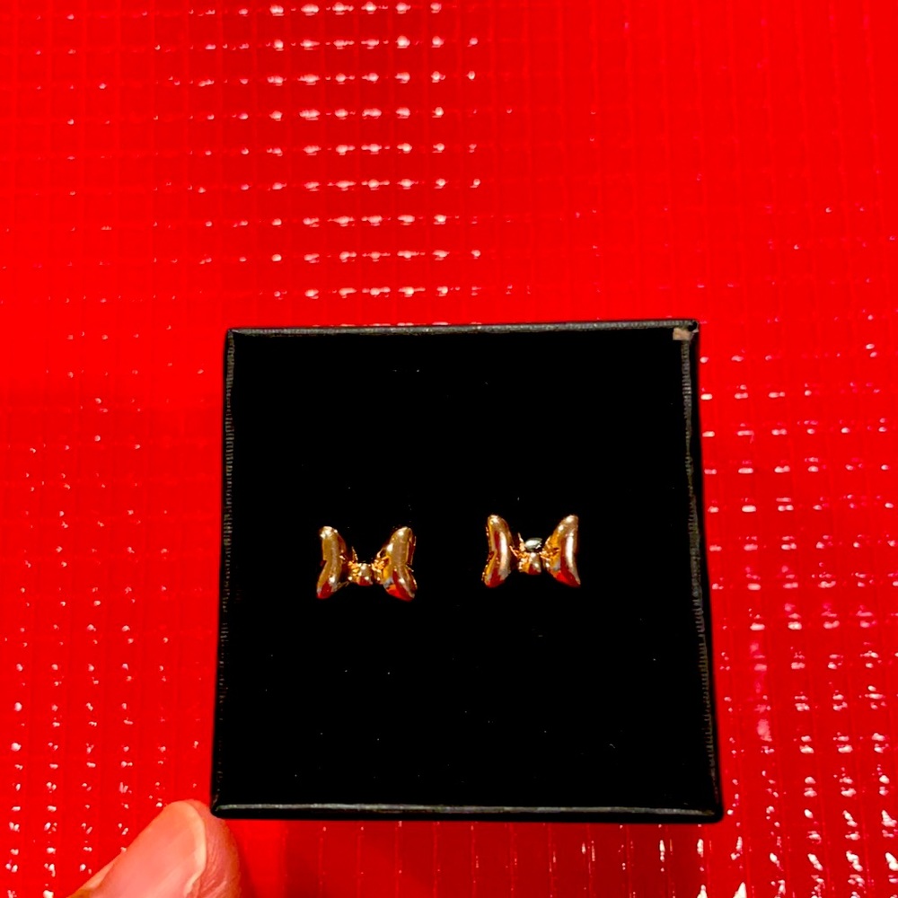Disney Minnie Mouse Bow Minimalist Studs